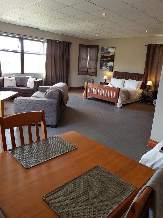 Stay@67 Apartments - Dullstroom Extérieur photo